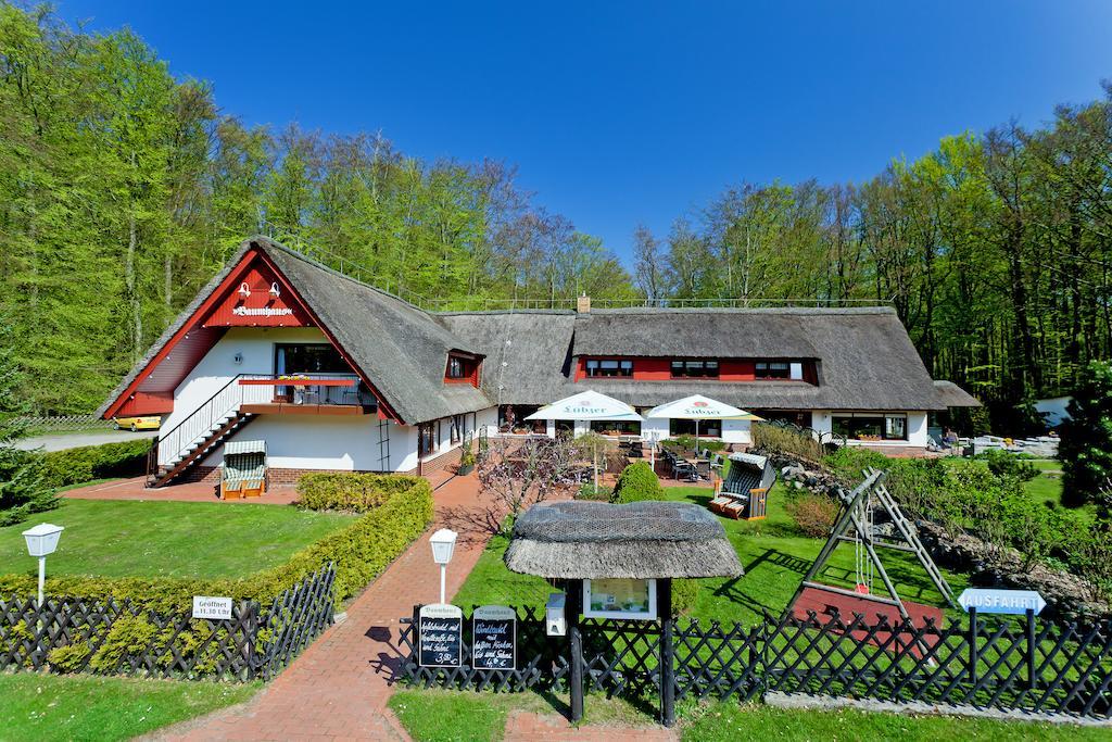 Restaurant & Hotel Baumhaus Hagen Sassnitz Exterior photo